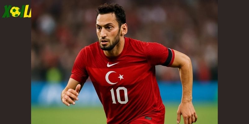 Çalhanoğlu là hy vọng trong trận Thổ Nhĩ Kỳ vs Tây Ban Nha. Çalhanoğlu là hy vọng trong trận Thổ Nhĩ Kỳ vs Tây Ban Nha.