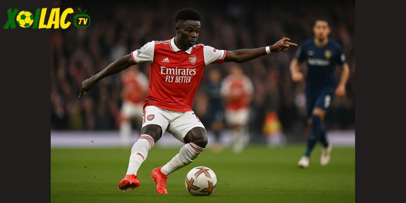 Bukayo Saka sẵn sàng kiến tạo trong Arsenal vs West Ham United, tạo cơ hội cho đồng đội. Bukayo Saka sẵn sàng kiến tạo trong Arsenal vs West Ham United, tạo cơ hội cho đồng đội.